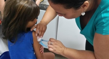 Termina hoje prazo para atualizar carteira de vacina de crianças e adolescentes